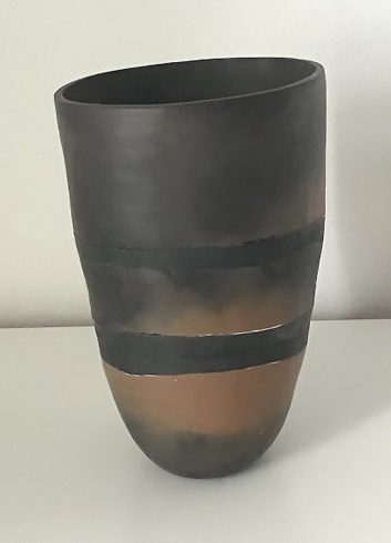 Burnished vessel