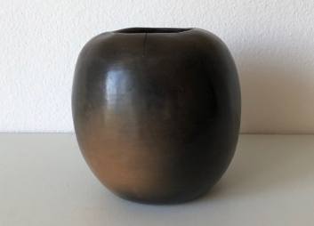 Burnished vessel
